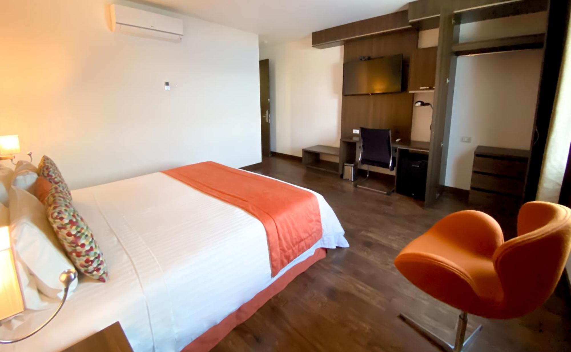 Hotel Royal Elim International Cali Εξωτερικό φωτογραφία A room at the hotel